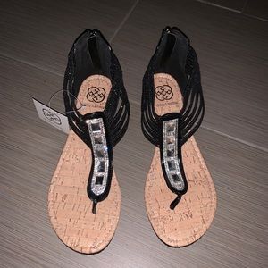 Daisy Fuentes Black Metallic Open Toe Sandals